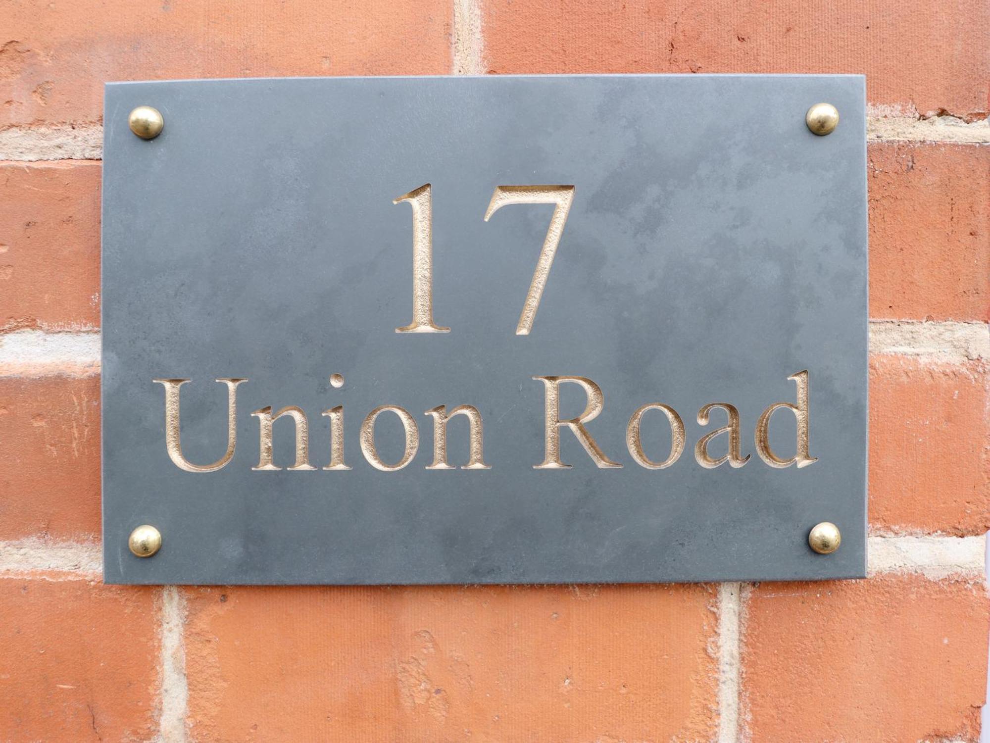 17 Union Road Basement Apartment Lincoln Exterior photo